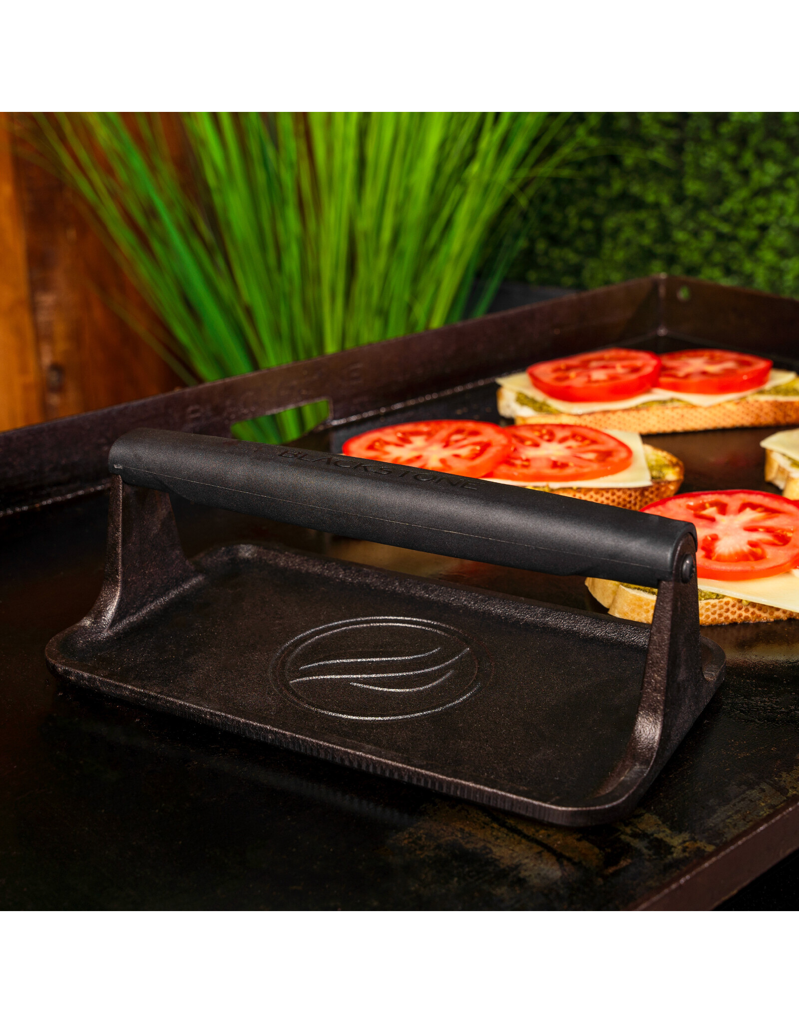 Blackstone Blackstone Cast Iron Medium Griddle Press - 5553