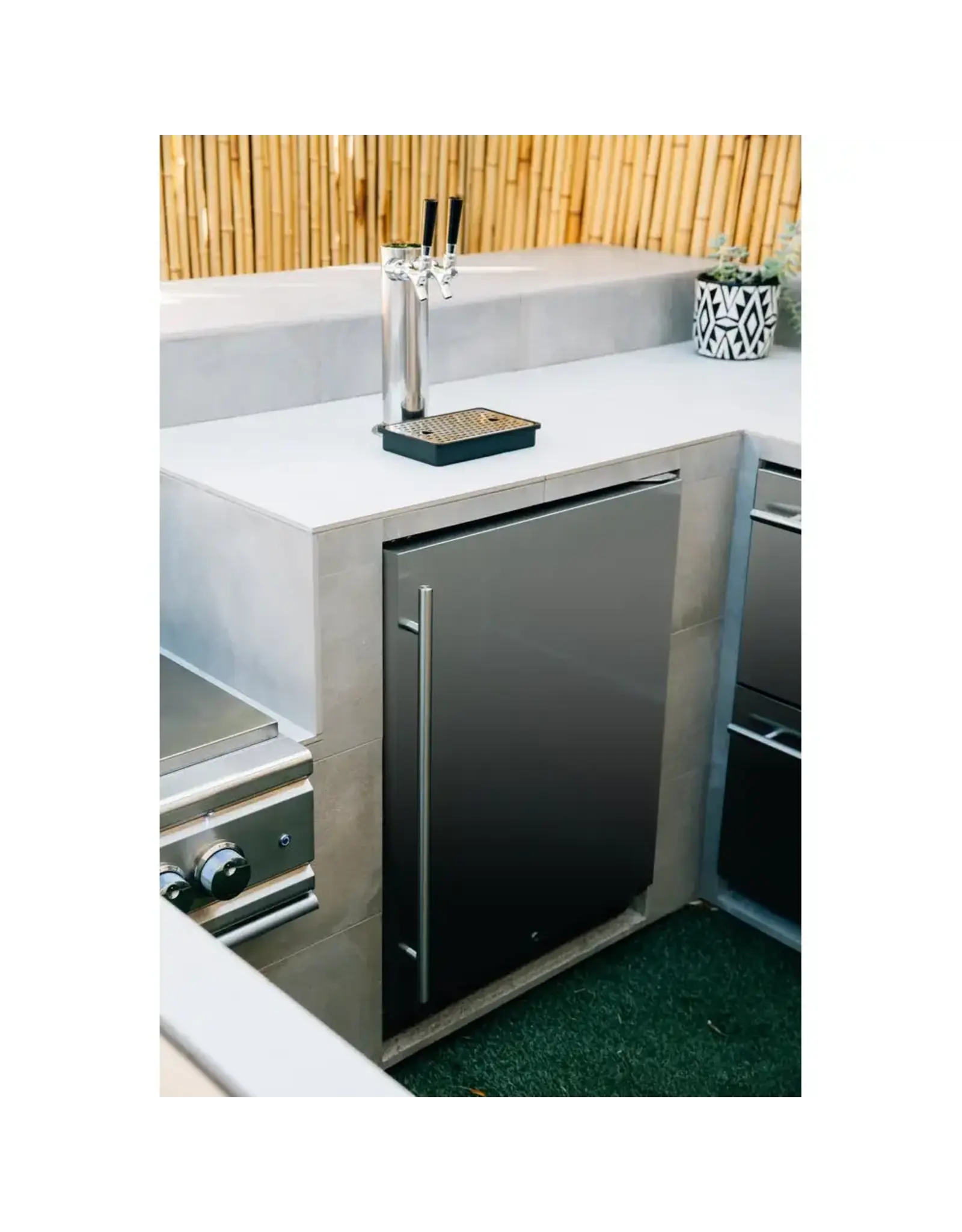 TrueFlame TrueFlame 24" Deluxe Outdoor Rated Kegerator - No Tap (6.6c) - AMD-RFR-24DK