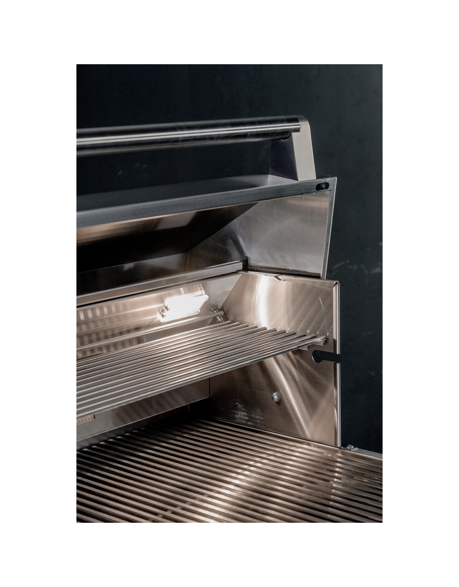 Renaissance Cooking Systems Renaissance 30" Cutlass Elite Grill W/ Rear Burner & Color-Changing LEDs - CEG30 LP