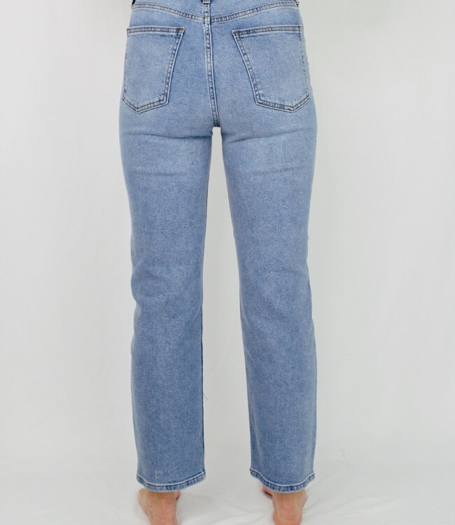 High Rise Clean Straight Leg