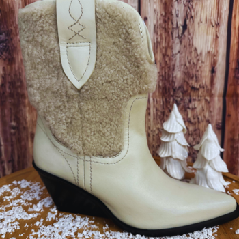 Cold Weather Clothing, Shoes, & Accessories