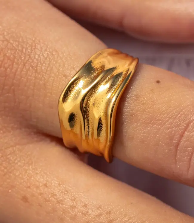 Vespera Ring