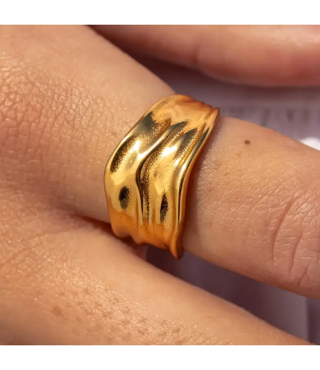 Vespera Ring