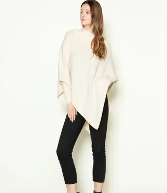 Common Knit Simply Triangle Poncho