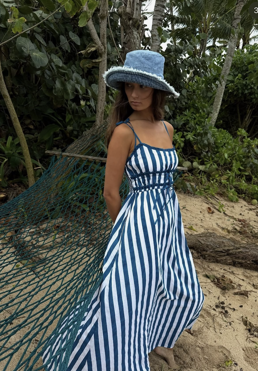 beach riot dress Levie Maxi Sleeveless Prom Gowns out in the front Mary Berry Blue Cheese Color:Gold/Blue