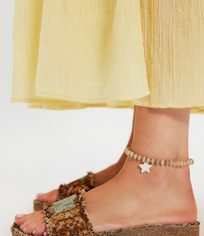 Woven Wonders Footbed