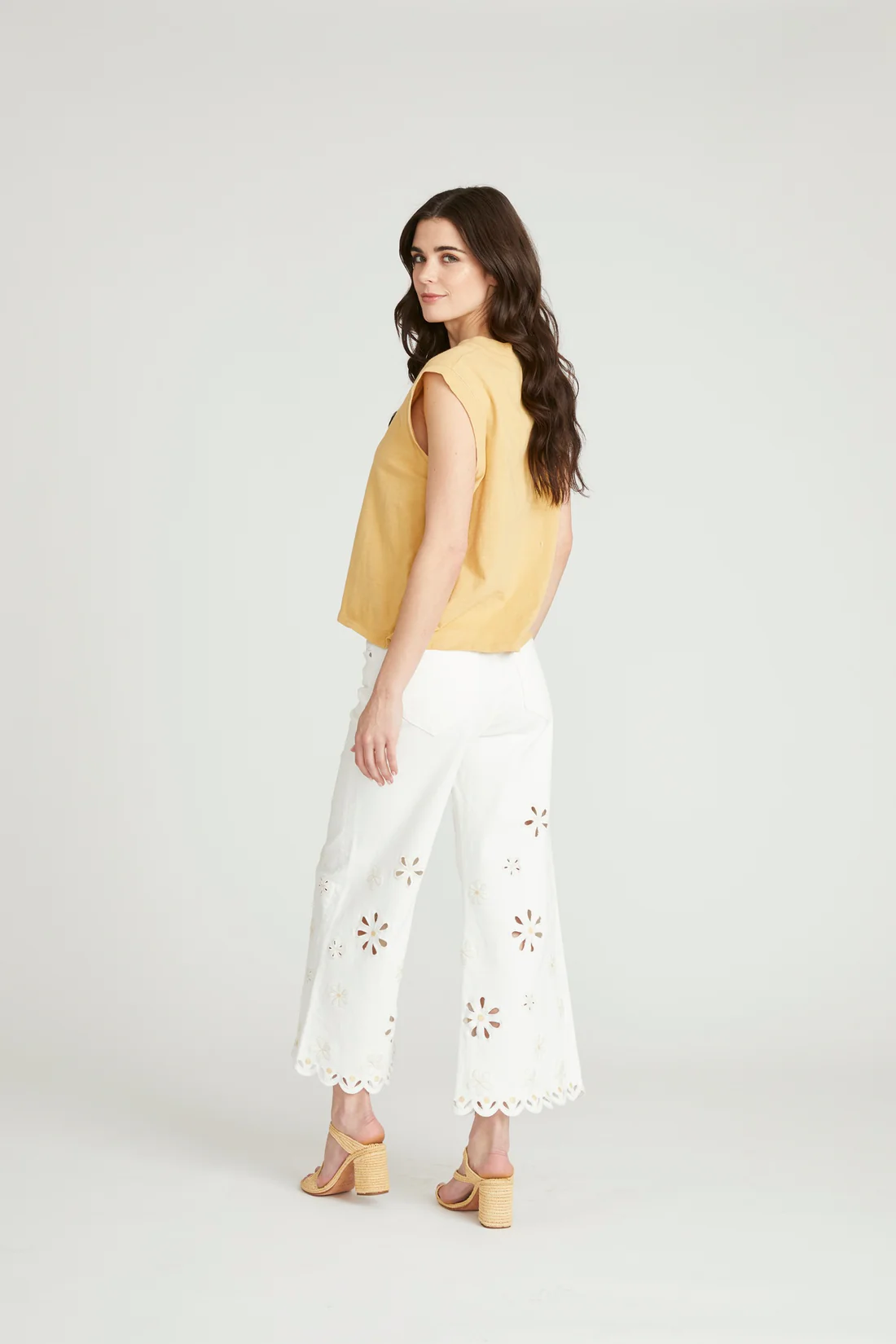 Martha Crop Doily Daisy - Rochelle's Boutique