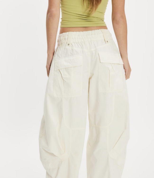 Onset Parachute Pant