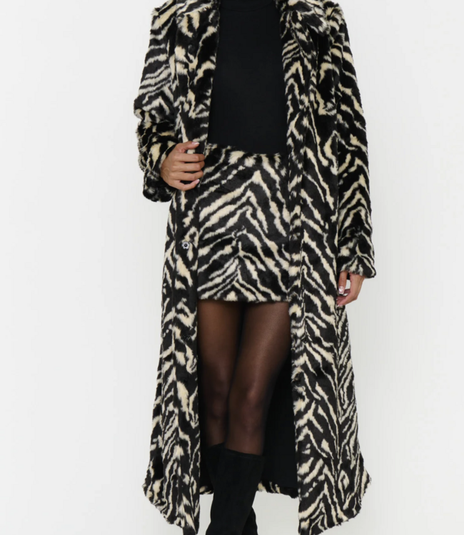 Miss Cindy Overcoat