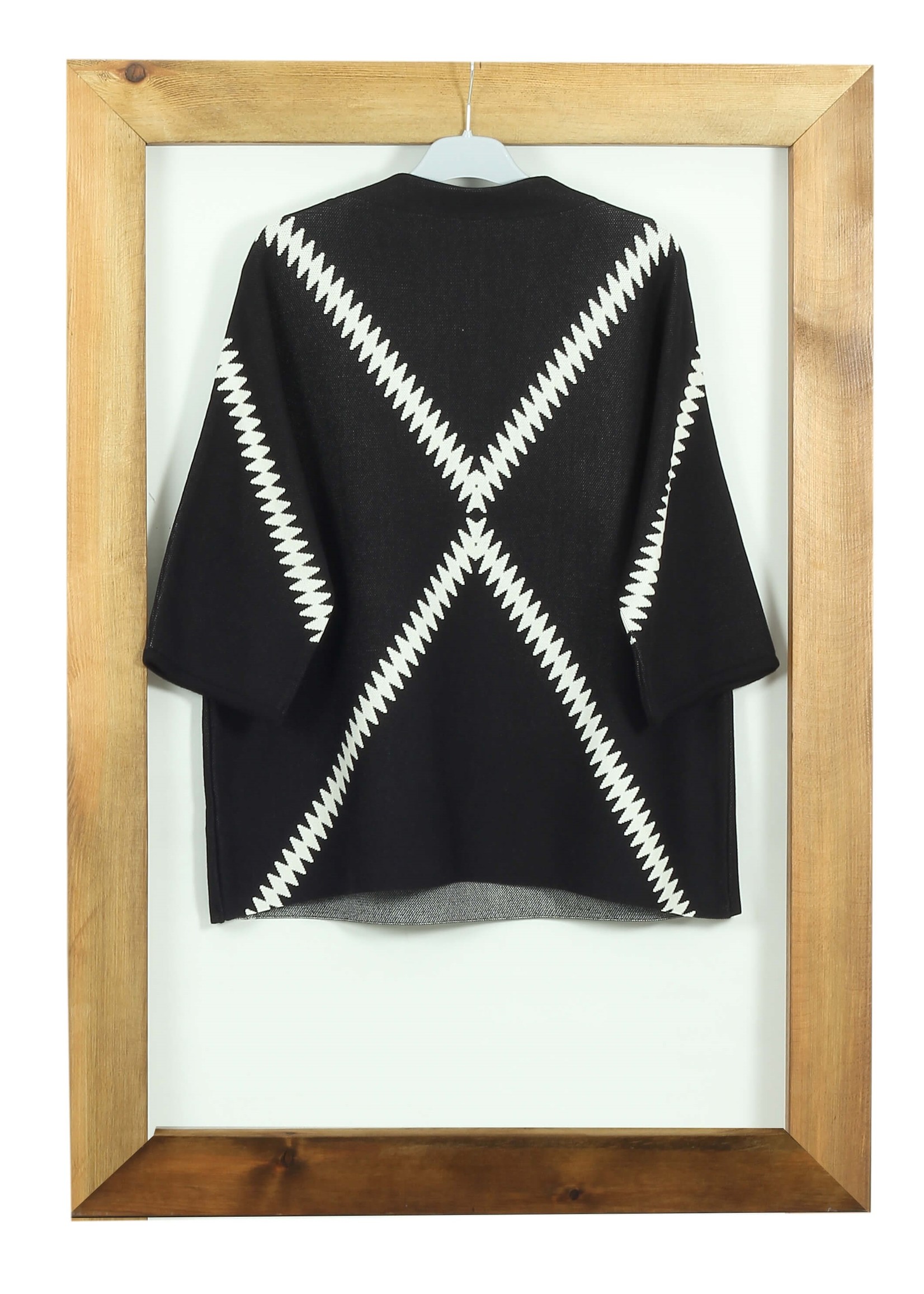 b13963 sweater