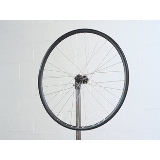 C&L Cycles Roue lacée à main - Archetype Bassi Piste C&L Cycles Roue lacée à main - Archetype Bassi Piste