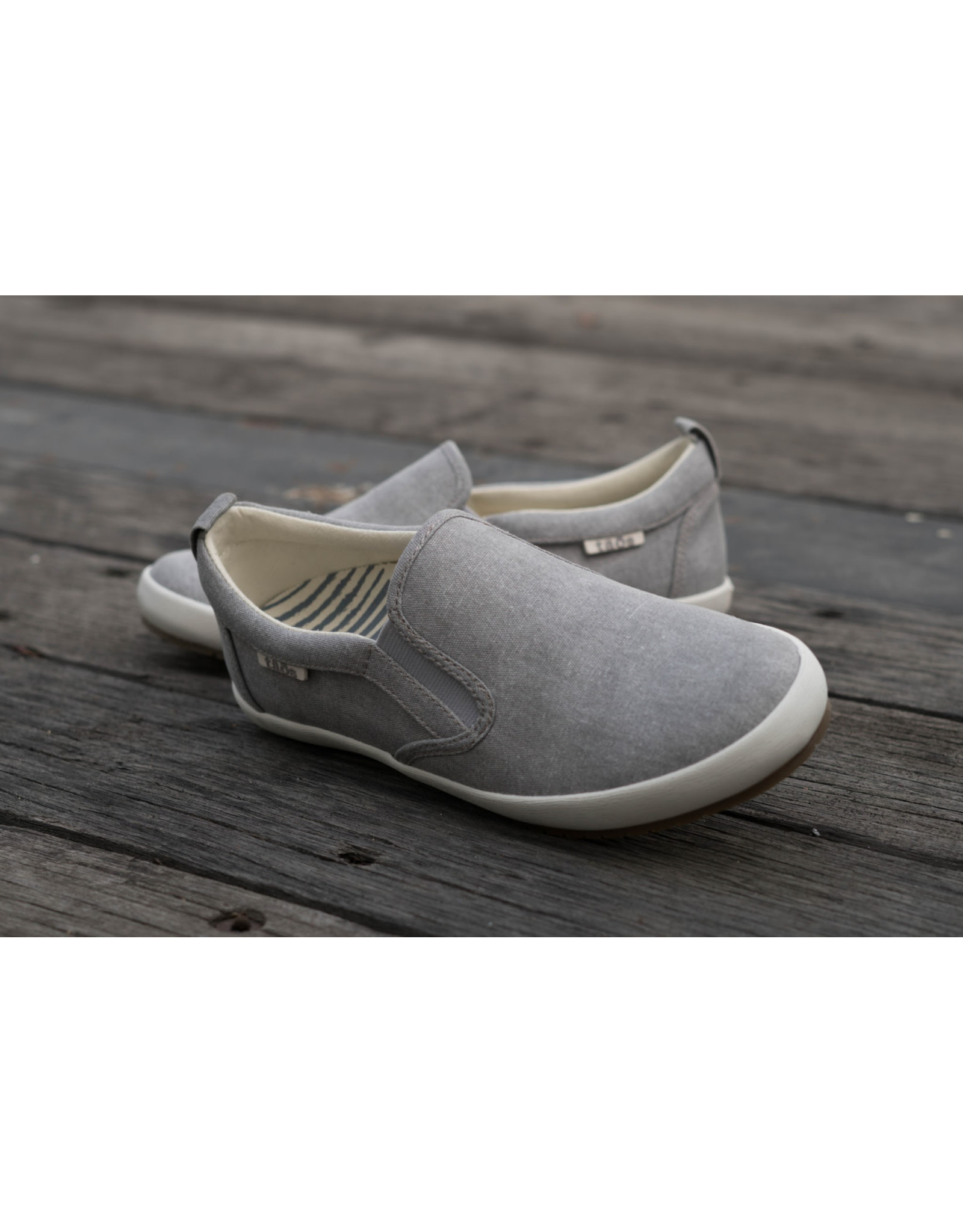 taos slip on sneakers