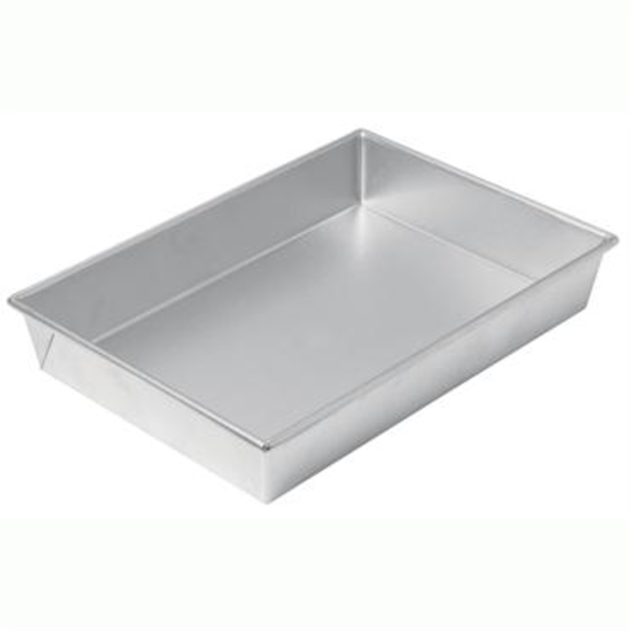 Nordic Ware Square 9x9 Cake Pan with Lid - Bekah Kate's (Kitchen