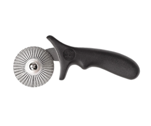 PASTRY CUTTER WITH FLUTED WHEEL 1398