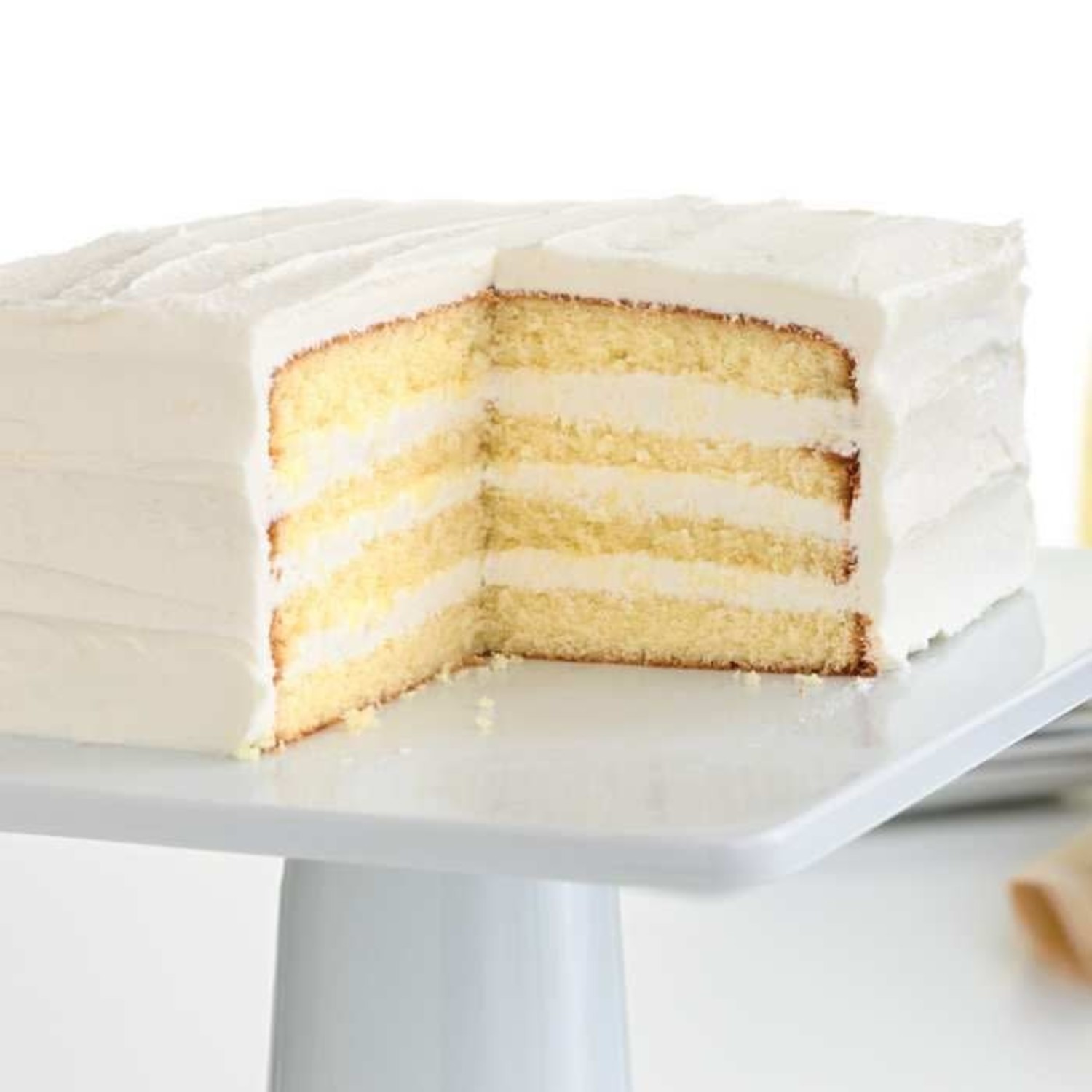 https://cdn.shoplightspeed.com/shops/633447/files/18780807/1500x4000x3/king-arthur-baking-company-golden-yellow-cake-mix.jpg