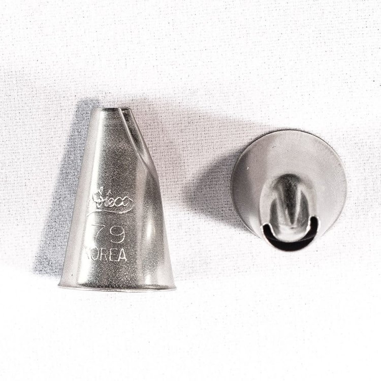 Ateco Specialty Curved Petal Pastry Tip #79