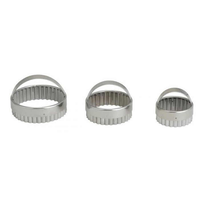 https://cdn.shoplightspeed.com/shops/633447/files/19025207/712x712x2/rippled-round-biscuit-cutters.jpg