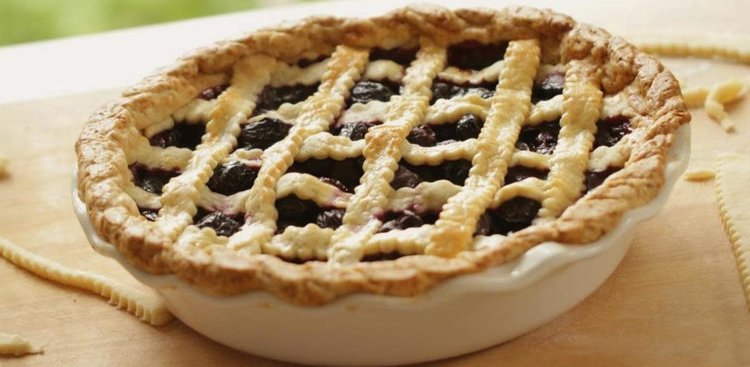 Emile Henry Flour White Pie Dish