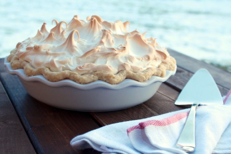 Emile Henry Flour White Pie Dish