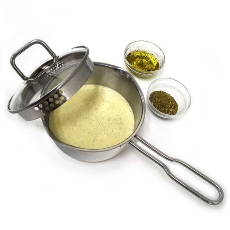 1.5 quart Sauce Pan with Straining Lid