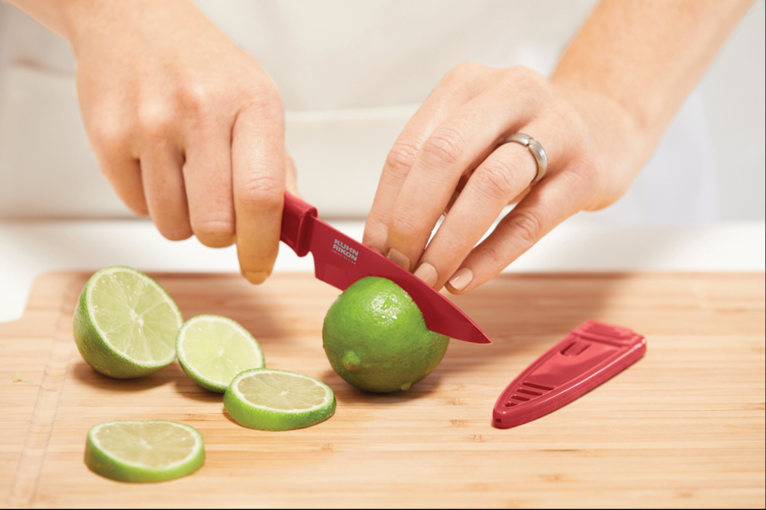 HOW TO CUT FRUIT WITH A PARING KNIFE – Furi