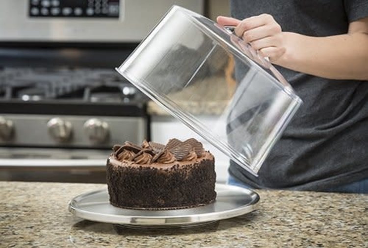 Cake Plate with Plastic Cover