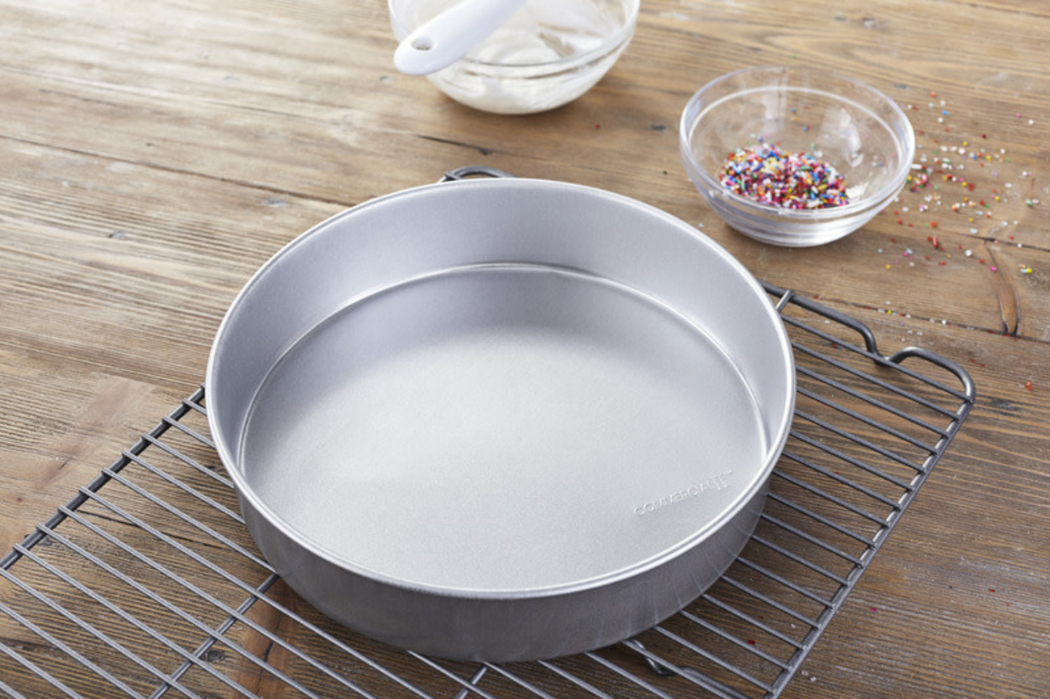 Chicago Metallic Commercial II Traditional Uncoated 9-Inch Round Cake Pan