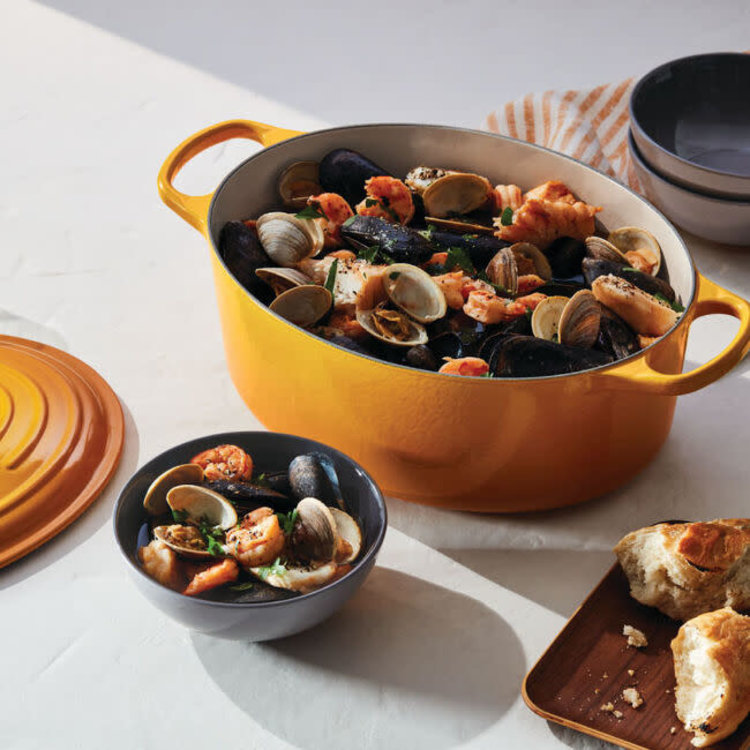 Le Creuset Le Creuset 6.75 quart Oval Flame Dutch Oven