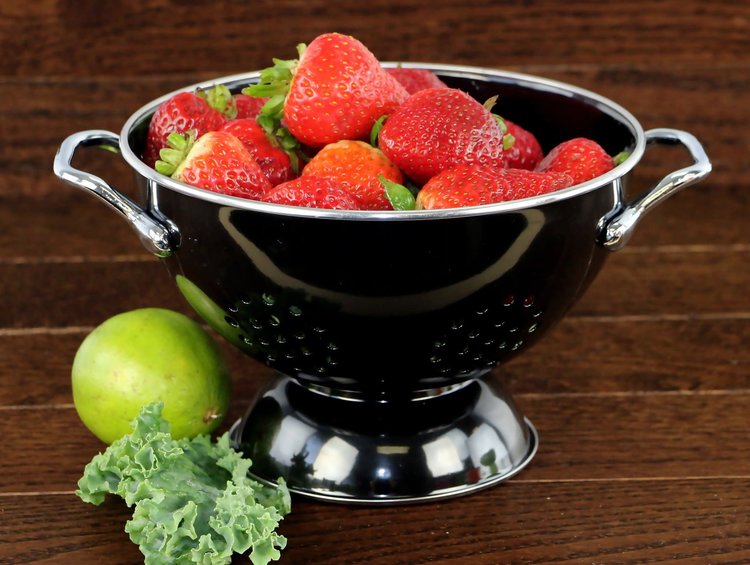 1.5 quart Black Colander