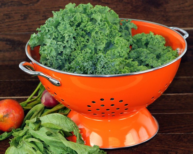 3 quart Orange Colander