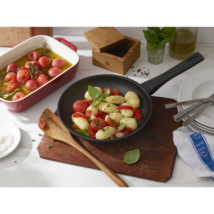 Zwilling J.A. Henckels Zwilling J.A. Henckels 8" Madura Frying Pan