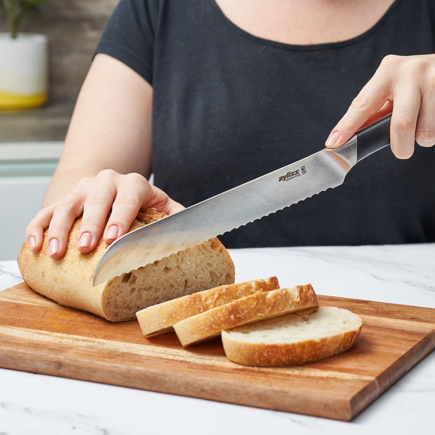 bread knife w/ edge guard, 8 comfort - Whisk