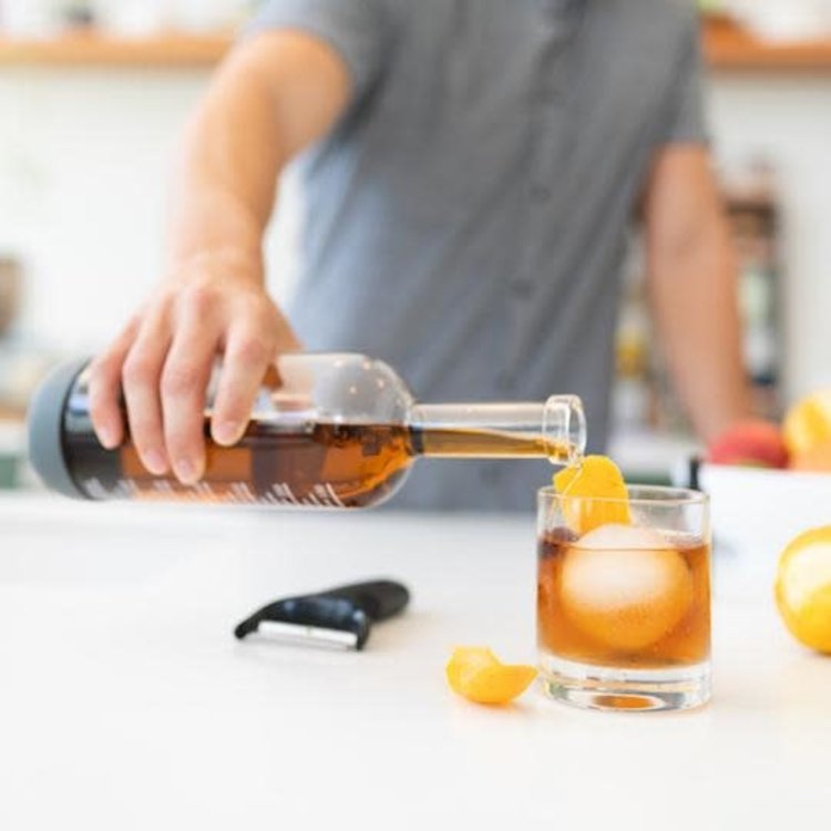 Burnt Orange Infusing Bottle with Lid & Pour Spout