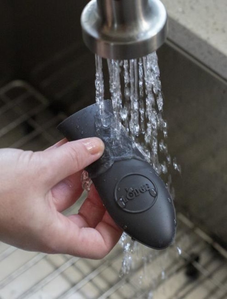 Lodge Black Silicone Handle Holder