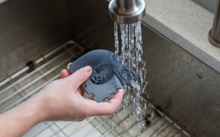 Lodge Grill and Flat Scrapers, set of 2