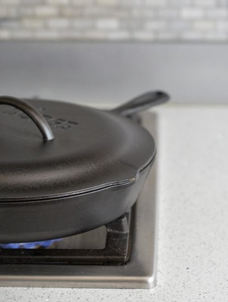 Lodge Lodge 9" Pre-Seasoned Cast Iron Lid