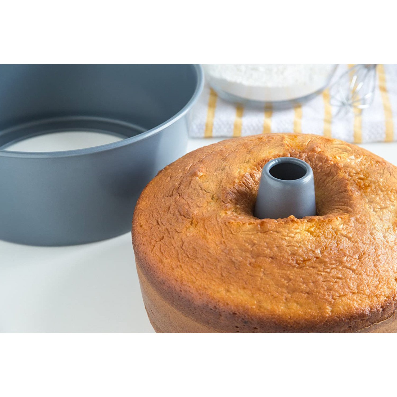 Round Pan Cake Pan, 9.5 Carbon Steel Cake Pan with Premium Food