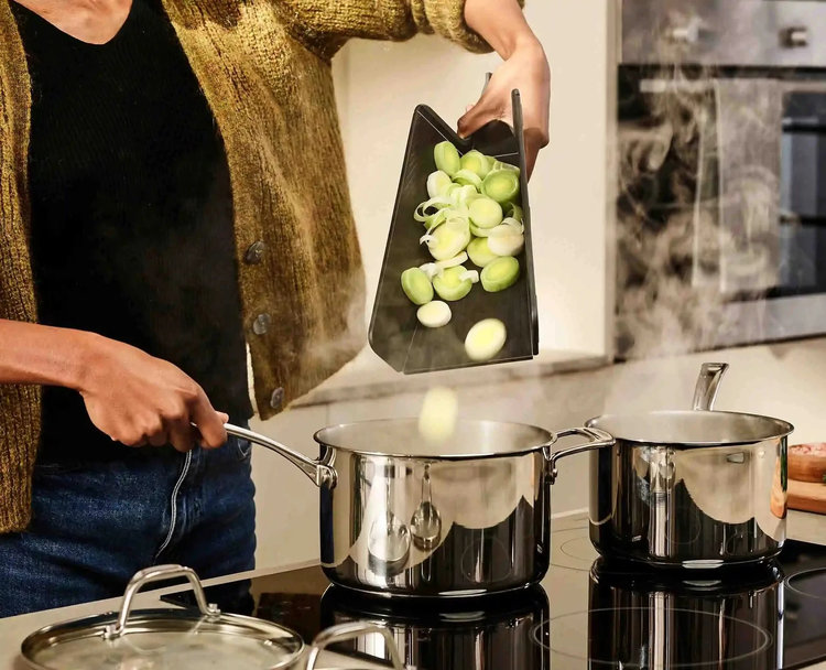 JosephJoseph Small Black Chop 2 Pot Cutting Board