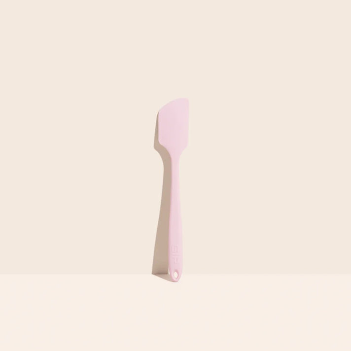 https://cdn.shoplightspeed.com/shops/633447/files/51600420/712x712x2/gir-get-it-right-light-pink-silicone-mini-spatula.jpg