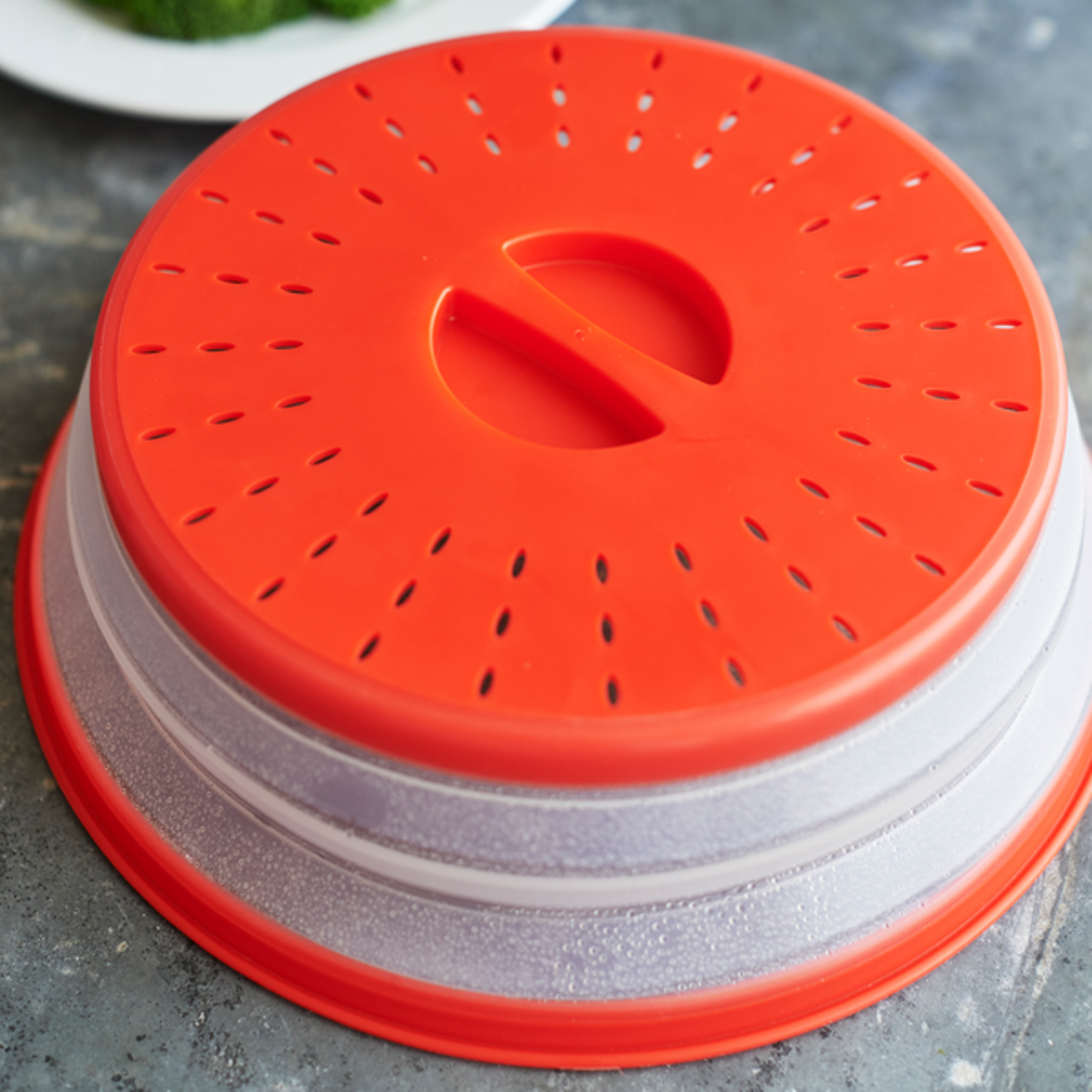 Tovolo microwave cover prevents food splatter