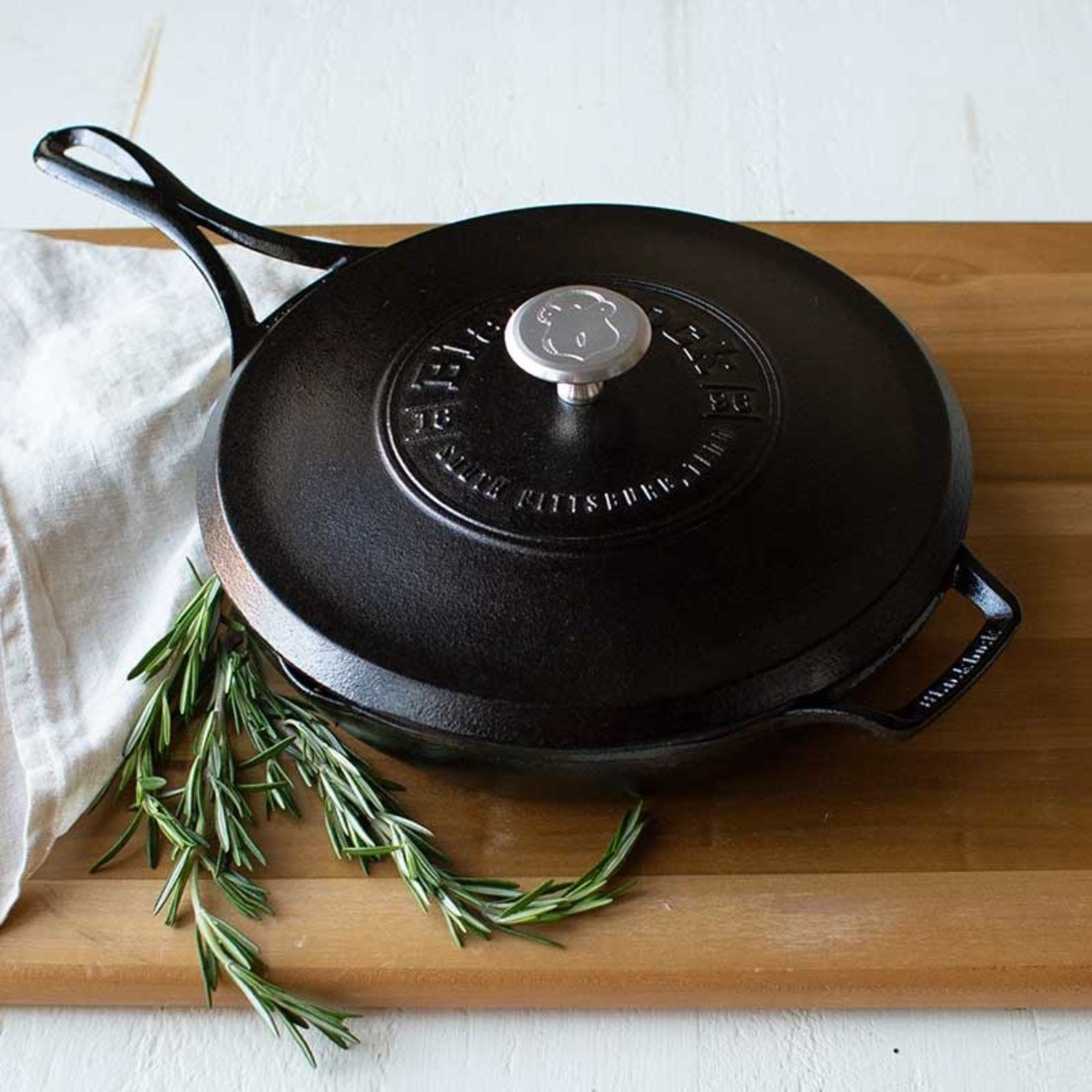 Lodge 5.5 Quart Blacklock Triple Seasoned Cast Iron Dutch Oven