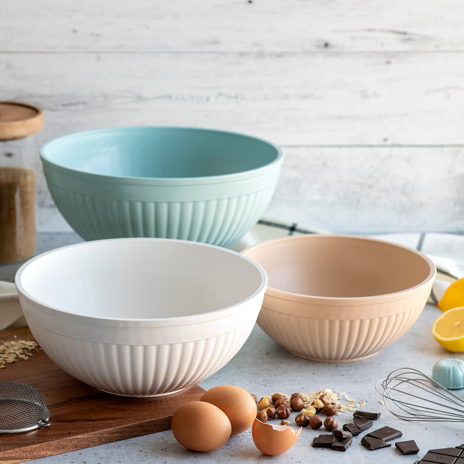 https://cdn.shoplightspeed.com/shops/633447/files/55181788/1500x4000x3/nordic-ware-taupe-turquoise-white-mixing-bowls-set.jpg