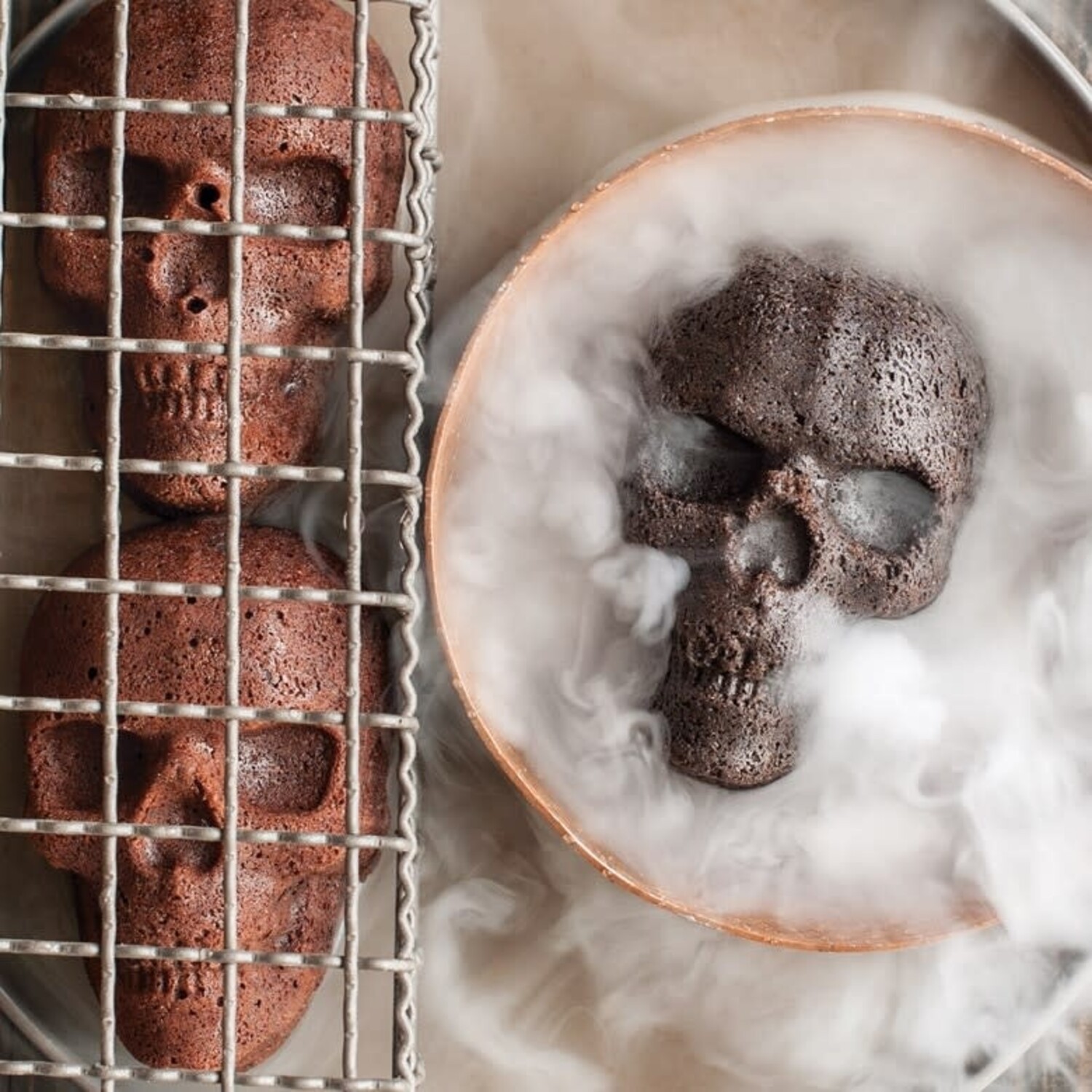 Nordic Ware Haunted Skull Pan - Brown