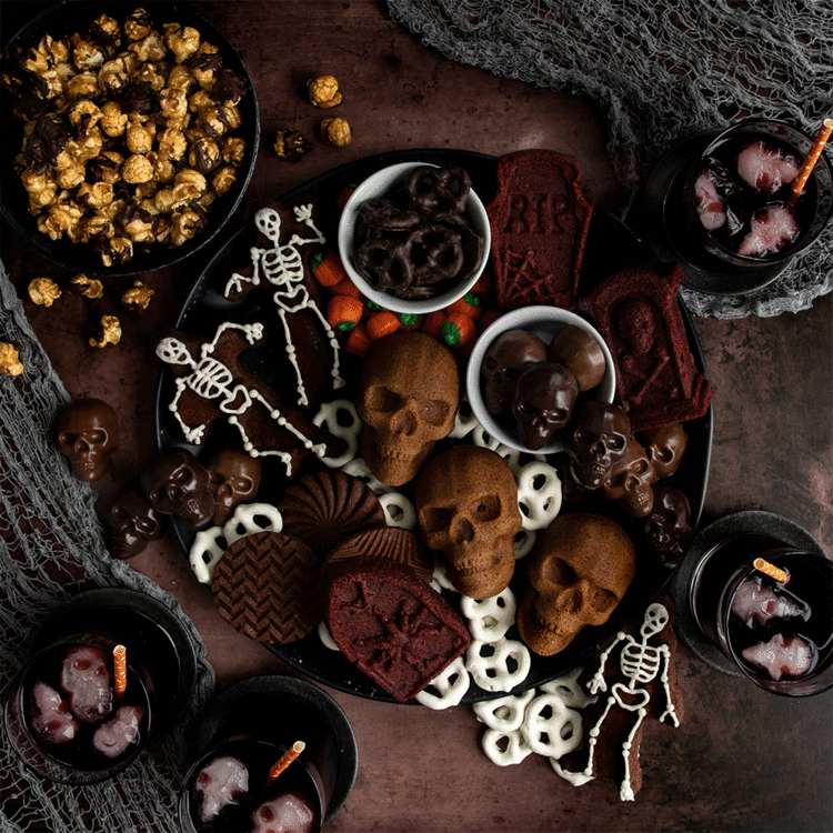 Nordic Ware Skull Cake Pan