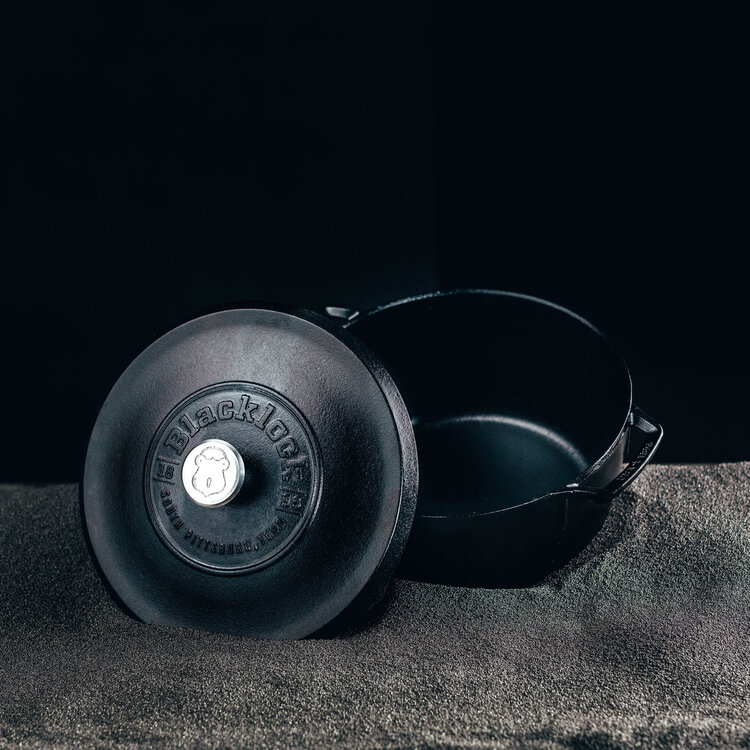 Lodge 5.5 quart Blacklock Triple Seasoned Cast Iron Dutch Oven