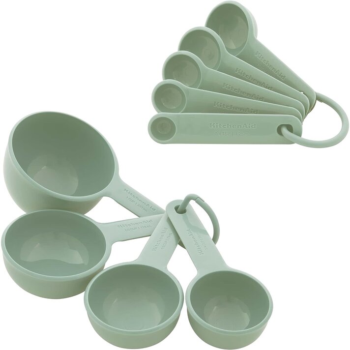 https://cdn.shoplightspeed.com/shops/633447/files/59056783/712x712x2/kitchenaid-pistachio-measuring-cups-spoons.jpg