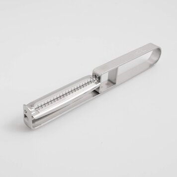 Japanese Julienne Peeler