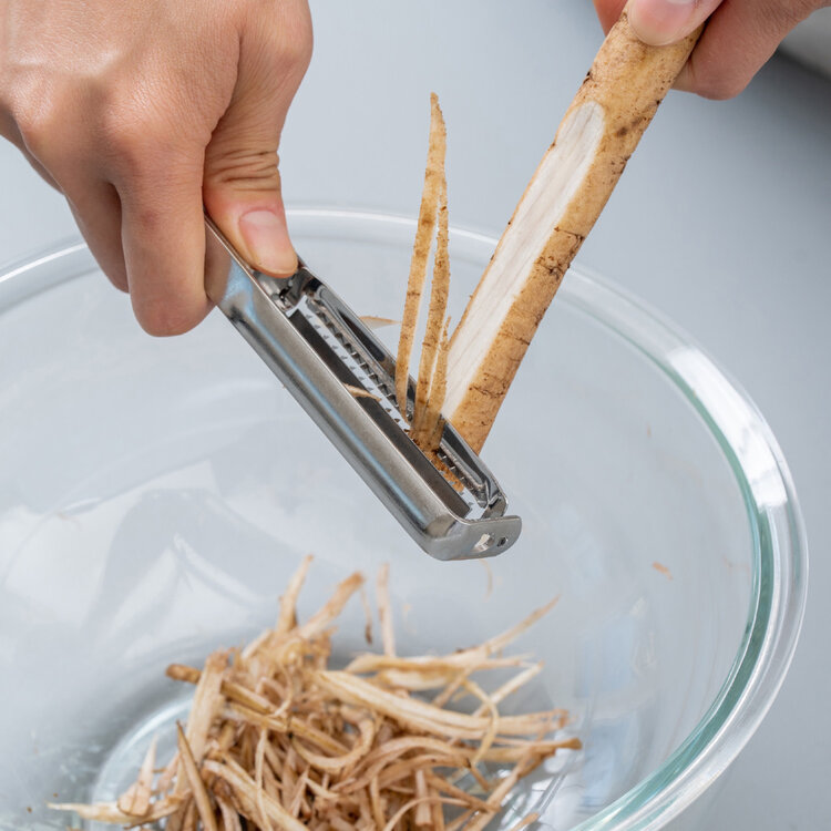 Japanese Julienne Peeler
