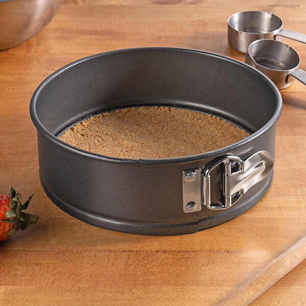 cake pan, 9 sq BACKUP - Whisk