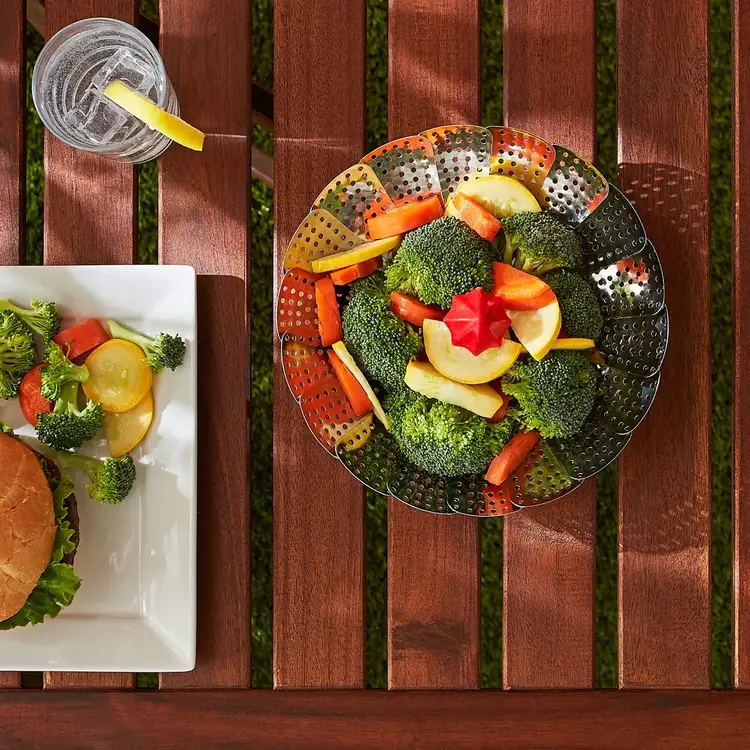 Steamin In The Rain 9" Vegetable Steamer